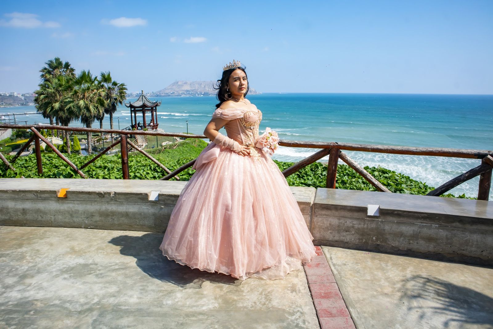 Malecón y vestido rosa